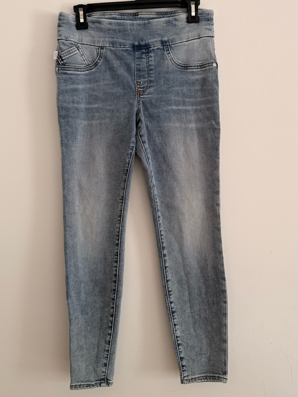 Rock & Republic Women’s Light Wash Skinny Jeans